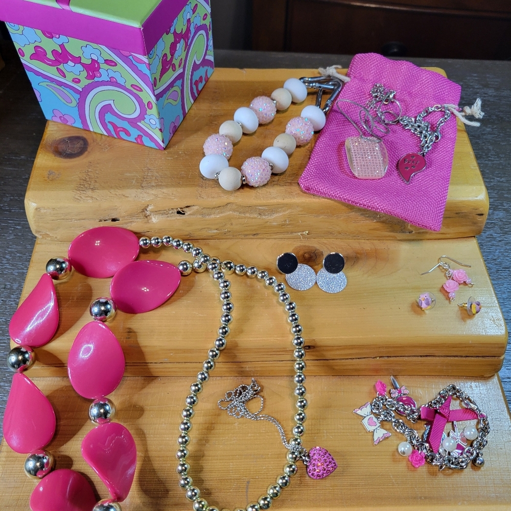 9 Piece Pink Themed Costume Jewelry Bundle in Box Barbiecore Fashion Jewelry